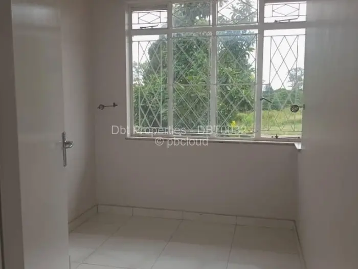 3 Bedroom Cottage/Garden Flat to Rent in Eastlea