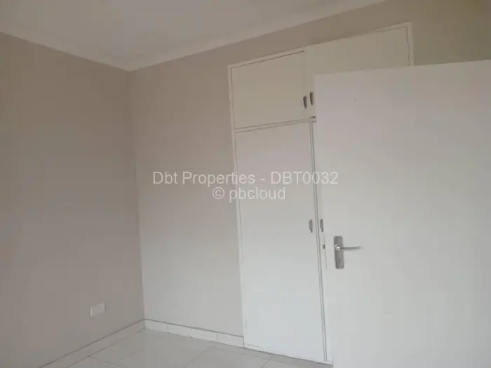 3 Bedroom Cottage/Garden Flat to Rent in Eastlea