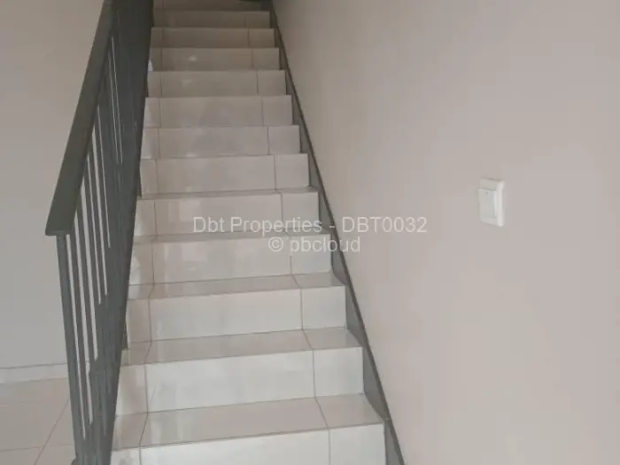 3 Bedroom Cottage/Garden Flat to Rent in Eastlea