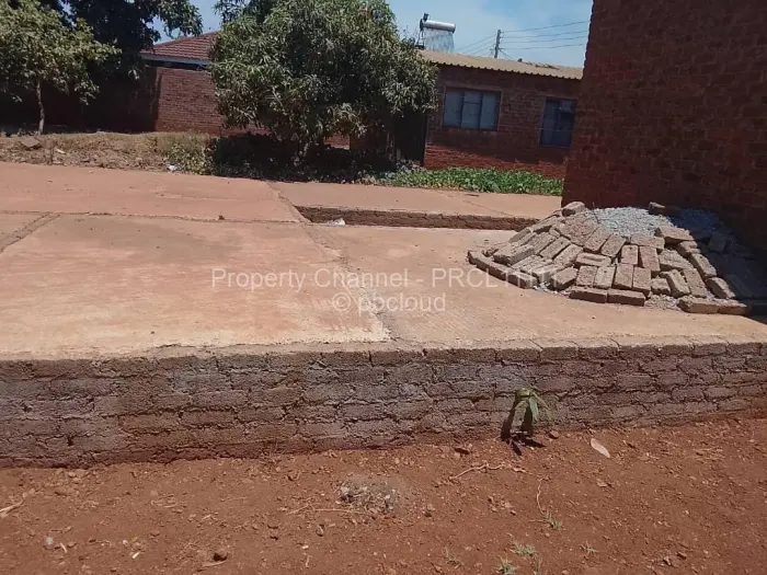 2 Bedroom House for Sale in Hatcliffe, Harare
