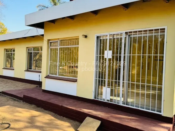 4 Bedroom House to Rent in Hatfield