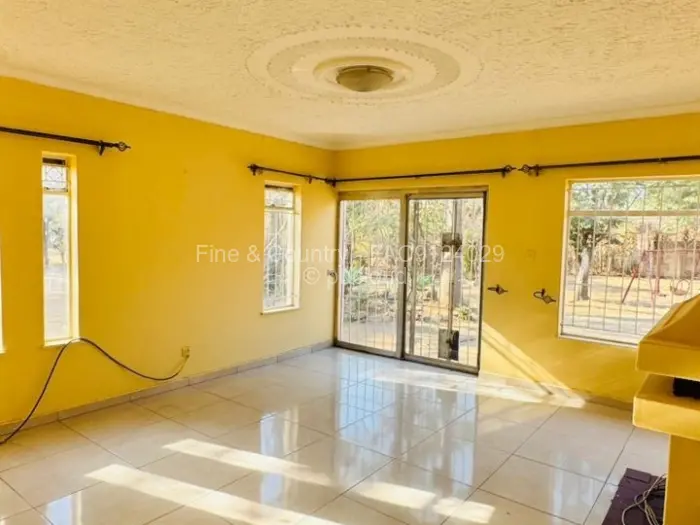 4 Bedroom House to Rent in Hatfield