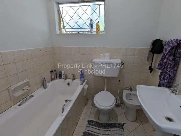 3 Bedroom House for Sale in Emerald Hill, Harare