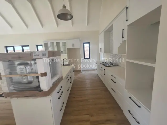 Townhouse/Complex/Cluster to Rent in Pomona