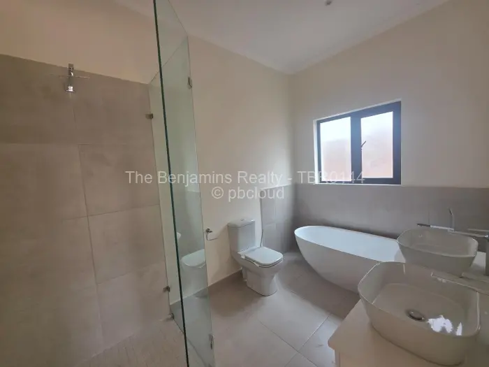 Townhouse/Complex/Cluster to Rent in Pomona