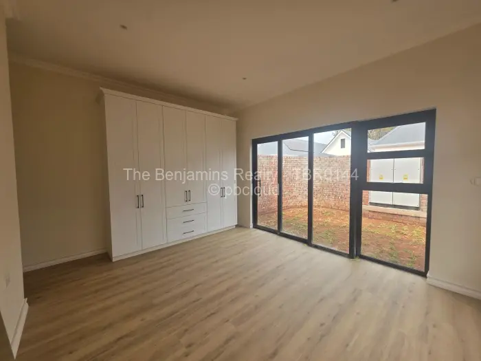 Townhouse/Complex/Cluster to Rent in Pomona