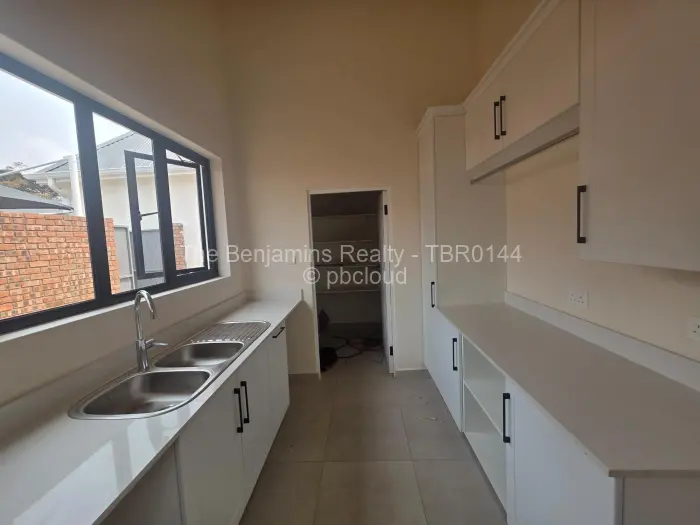 Townhouse/Complex/Cluster to Rent in Pomona