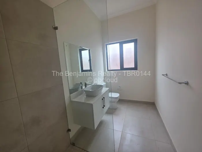 Townhouse/Complex/Cluster to Rent in Pomona