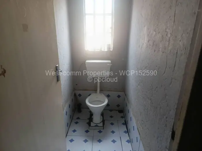 5 Bedroom House for Sale in Mufakose, Harare