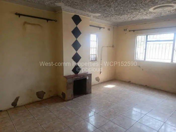 5 Bedroom House for Sale in Mufakose, Harare