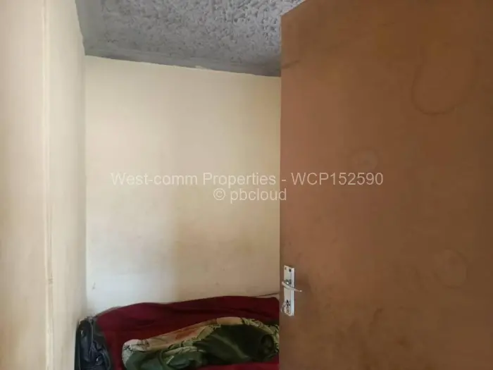 5 Bedroom House for Sale in Mufakose, Harare