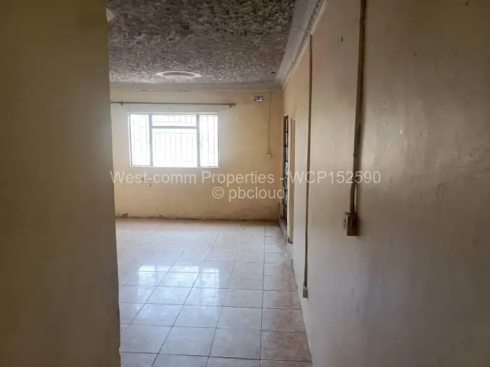 5 Bedroom House for Sale in Mufakose, Harare