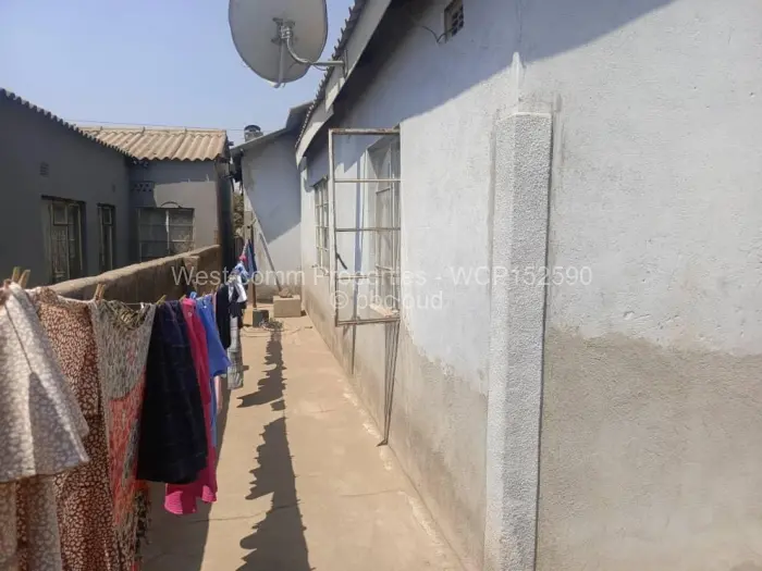 5 Bedroom House for Sale in Mufakose, Harare