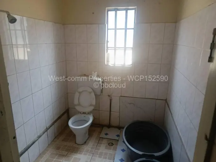 5 Bedroom House for Sale in Mufakose, Harare