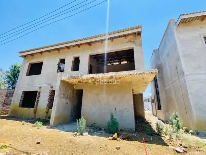 Townhouse/Cluster for Sale in Newlands, Harare