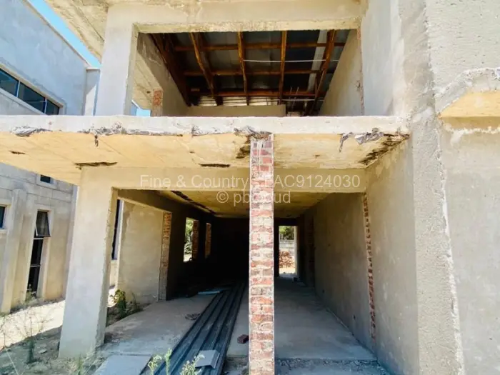 Townhouse/Cluster for Sale in Newlands, Harare