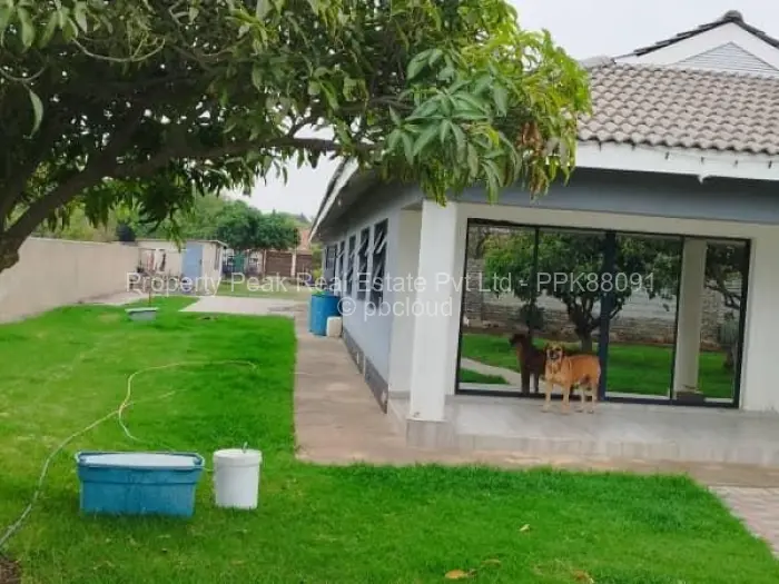 5 Bedroom House for Sale in Hatfield, Harare