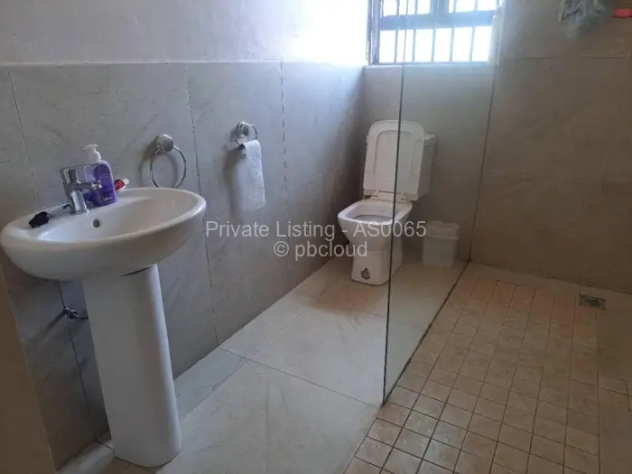 5 Bedroom House for Sale in Haydon Park, Mazowe