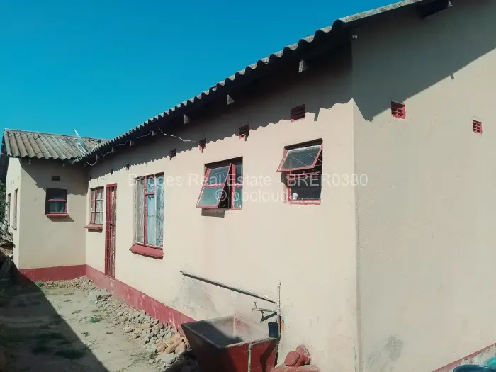7 Bedroom House for Sale in Budiriro, Harare