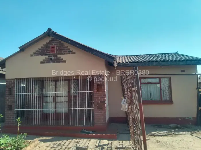7 Bedroom House for Sale in Budiriro, Harare