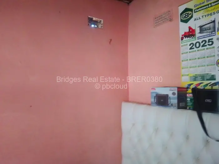 7 Bedroom House for Sale in Budiriro, Harare