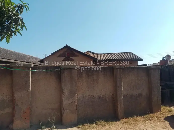 7 Bedroom House for Sale in Budiriro, Harare