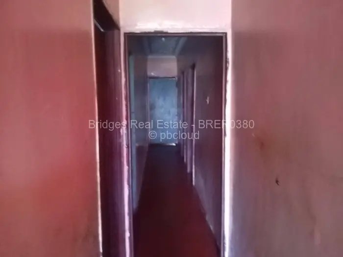 7 Bedroom House for Sale in Budiriro, Harare