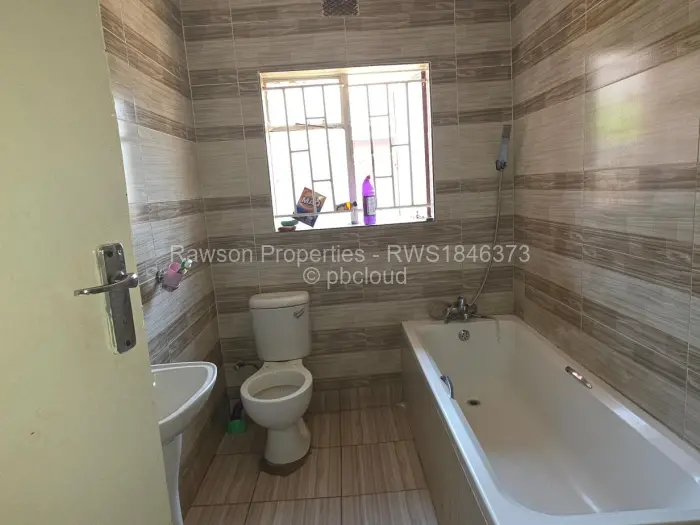 4 Bedroom House for Sale in Madokero Estates, Harare