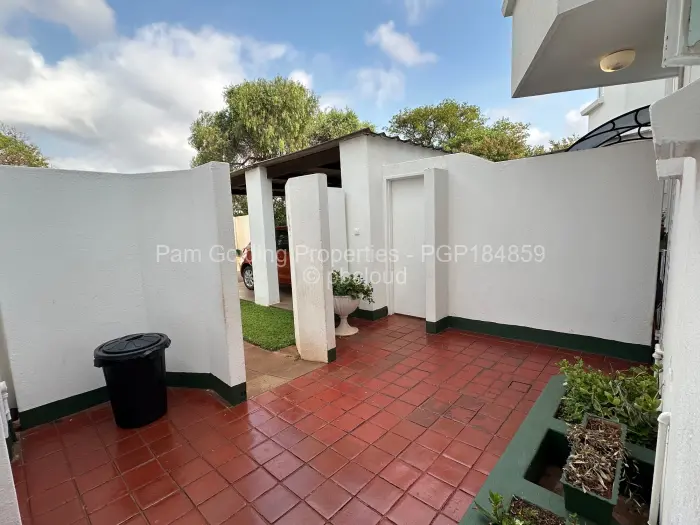 2 Bedroom Cottage/Garden Flat for Sale in Hume Park, Bulawayo