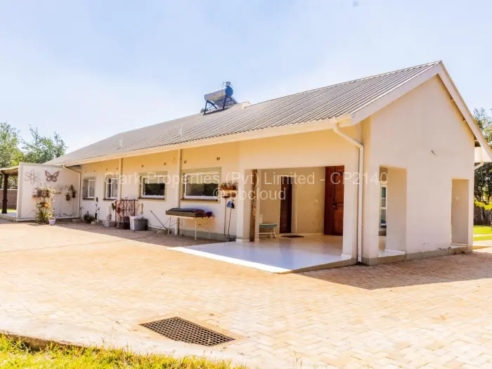 4 Bedroom House for Sale in Borrowdale, Harare