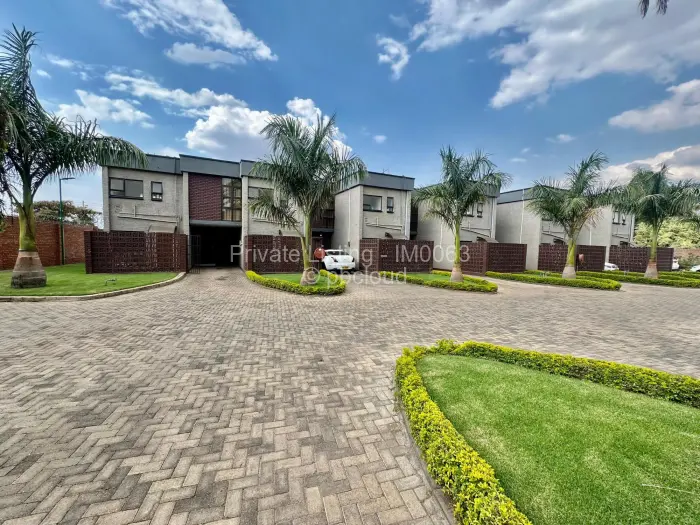 Townhouse/Complex/Cluster to Rent in Strathaven, Harare