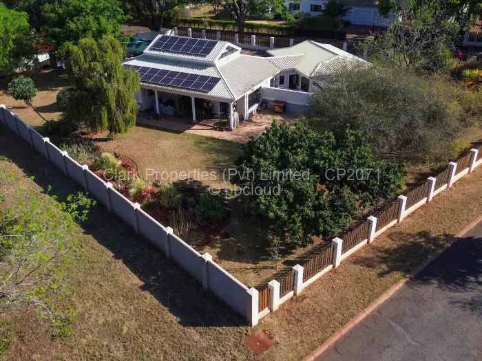 Townhouse/Cluster for Sale in Greystone Park, Harare