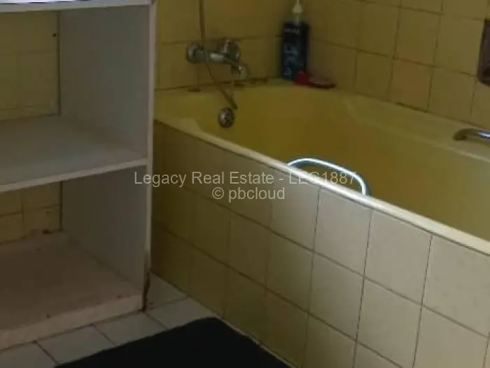 5 Bedroom House to Rent in Greystone Park