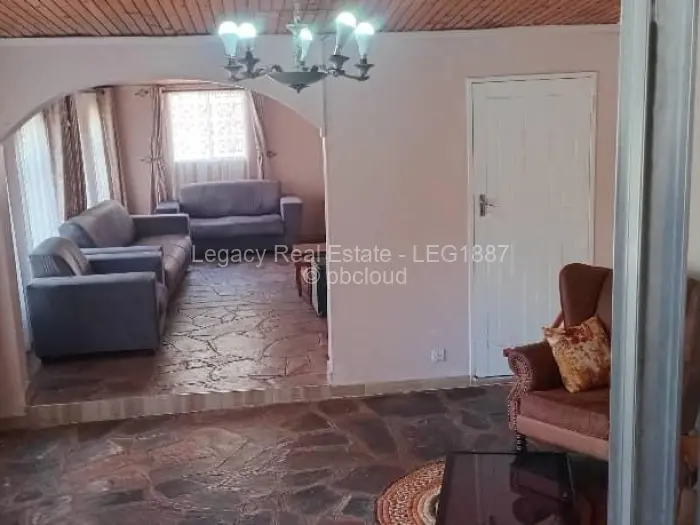 5 Bedroom House to Rent in Greystone Park