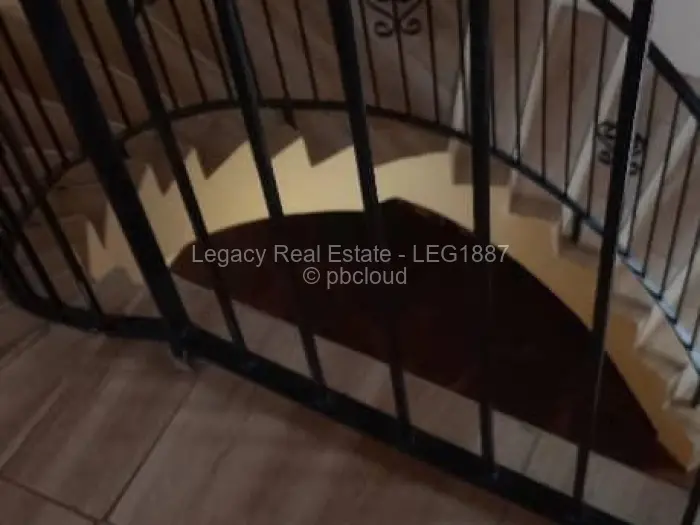 5 Bedroom House to Rent in Greystone Park