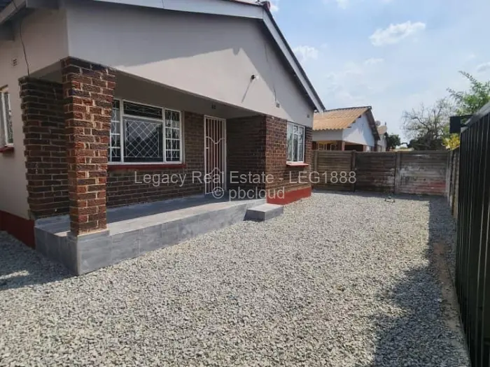 3 Bedroom House to Rent in Mufakose