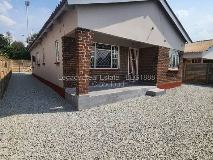 3 Bedroom House to Rent in Mufakose