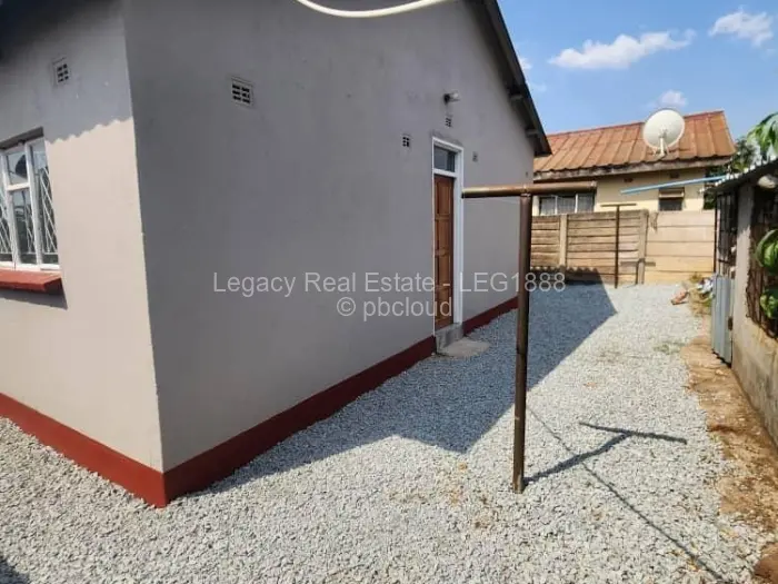 3 Bedroom House to Rent in Mufakose