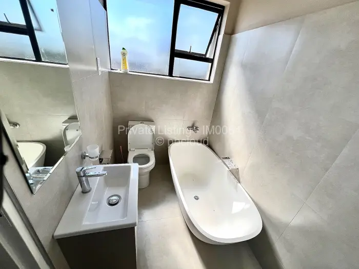 Townhouse/Complex/Cluster to Rent in Strathaven, Harare