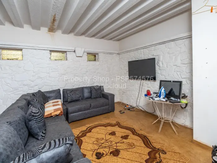 4 Bedroom House to Rent in Chisipite