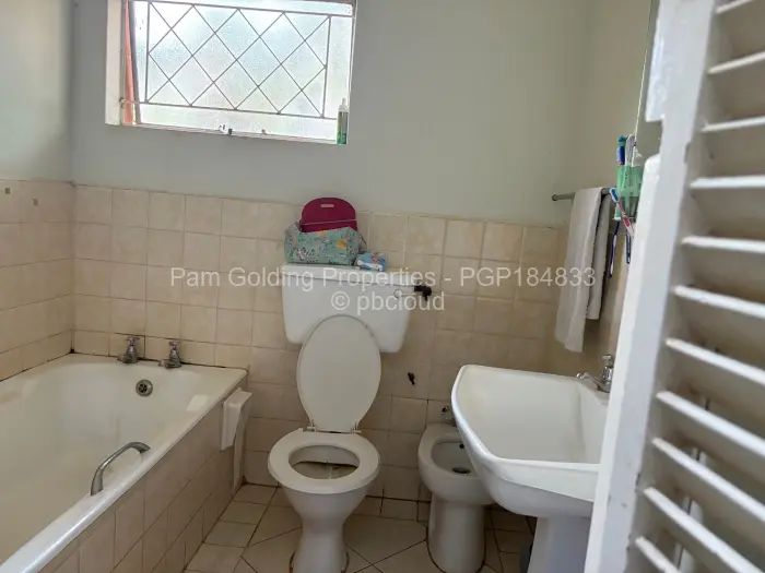 5 Bedroom House for Sale in Emerald Hill, Harare