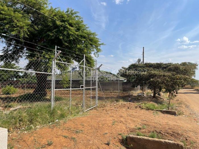 Farm/Plot for Sale in Bluff Hill, Harare