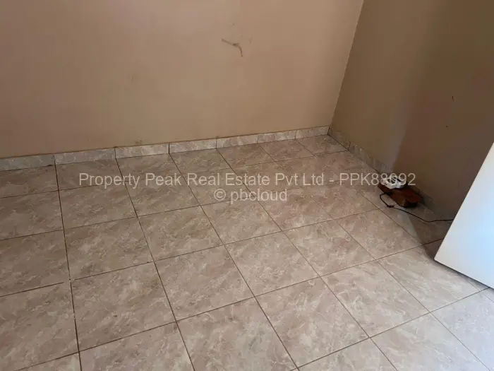 2 Bedroom House to Rent in Zimre Park, Harare