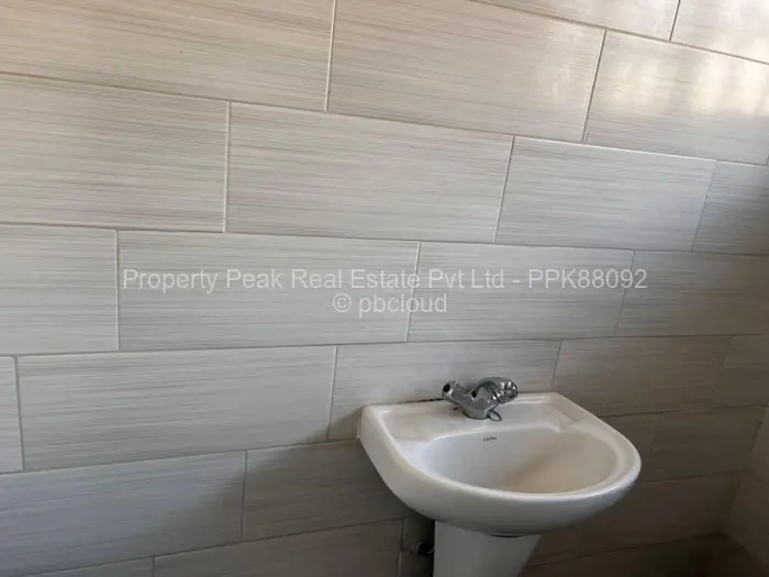 2 Bedroom House to Rent in Zimre Park, Harare