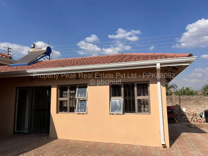 2 Bedroom House to Rent in Zimre Park, Harare