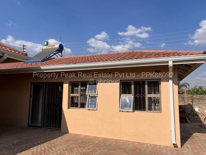 2 Bedroom House to Rent in Zimre Park, Harare