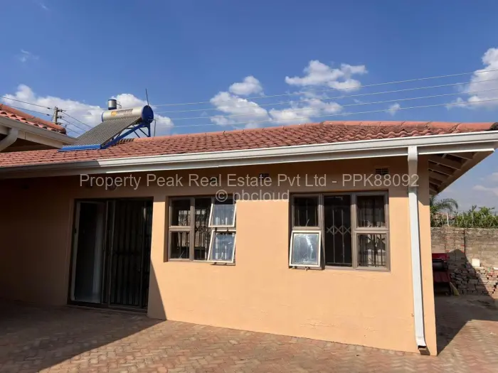 2 Bedroom House to Rent in Zimre Park, Harare