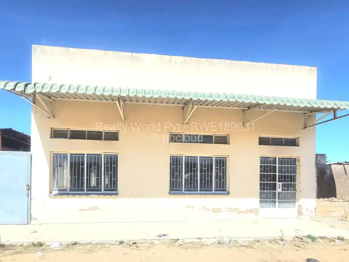 Warehouse/Industrial for Sale in Chitungwiza, Chitungwiza