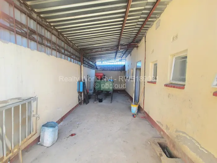 Warehouse/Industrial for Sale in Chitungwiza, Chitungwiza