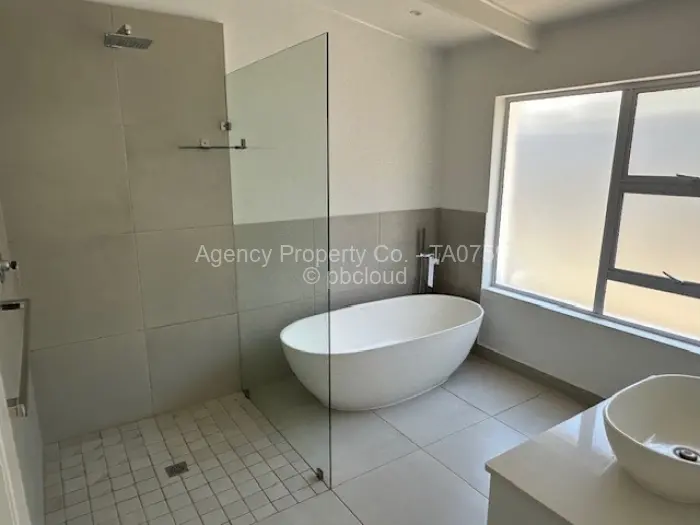 Townhouse/Cluster to Rent in Highlands, Harare